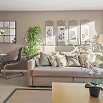 Pan Asian With Free Park - 28 Night Stay