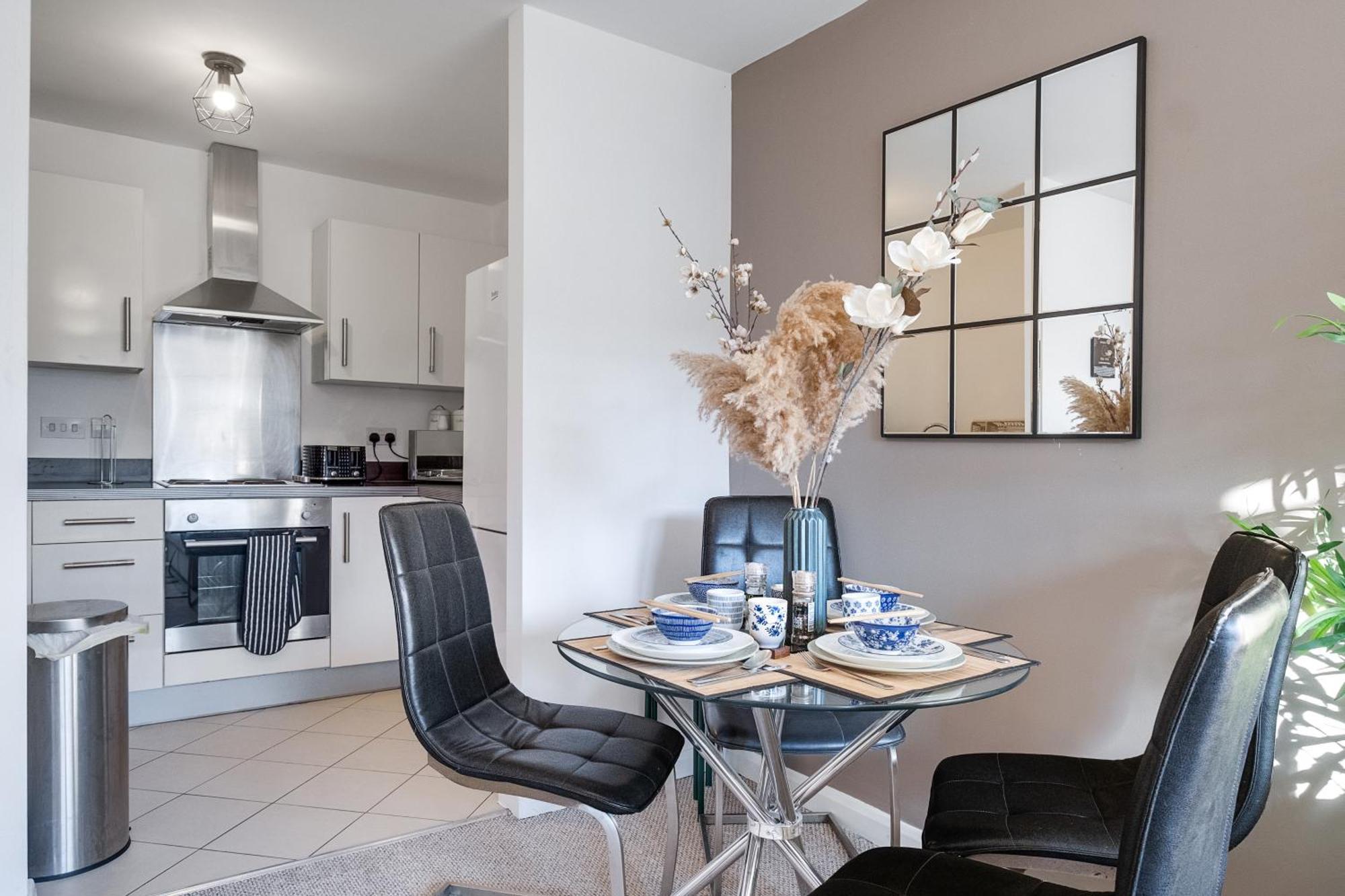 Pan Asian With Free Park - 28 Night Apartment *