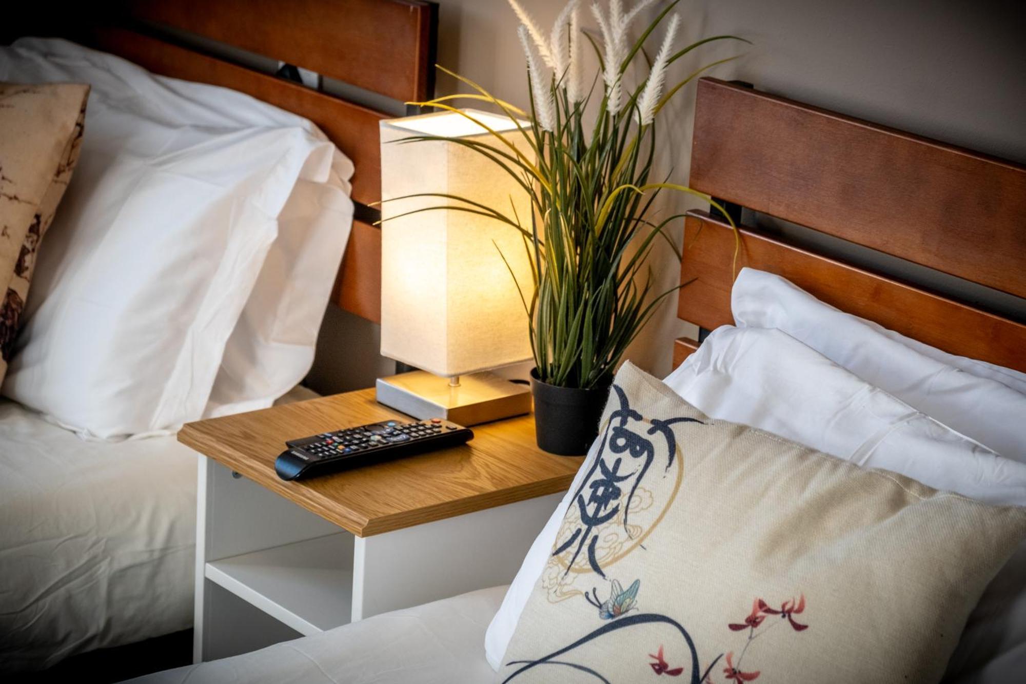 Pan Asian With Free Park - 28 Night * Birmingham