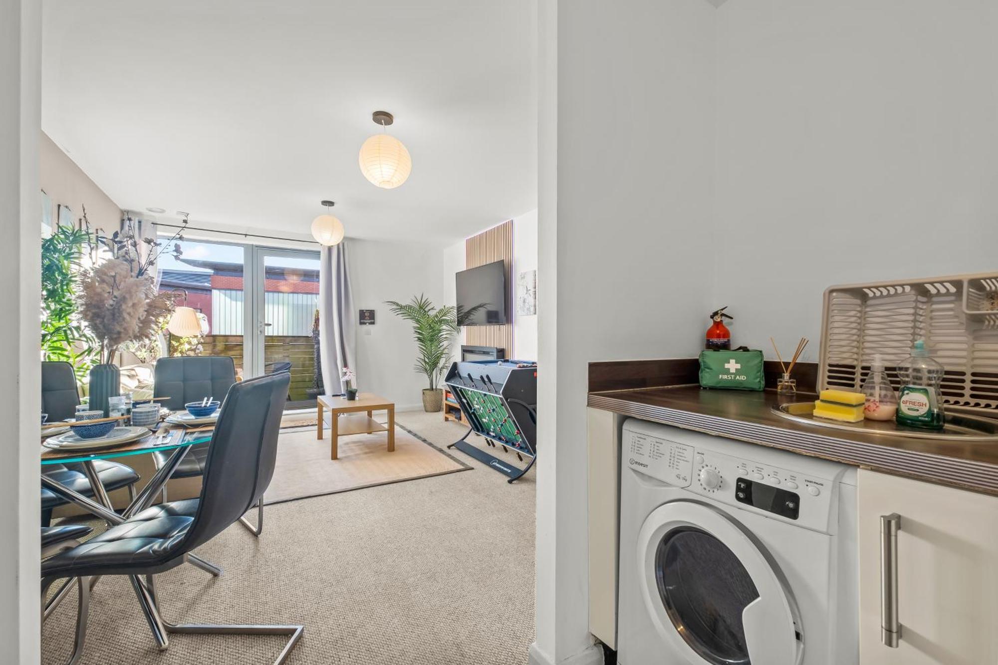 Pan Asian With Free Park - 28 Night Apartment